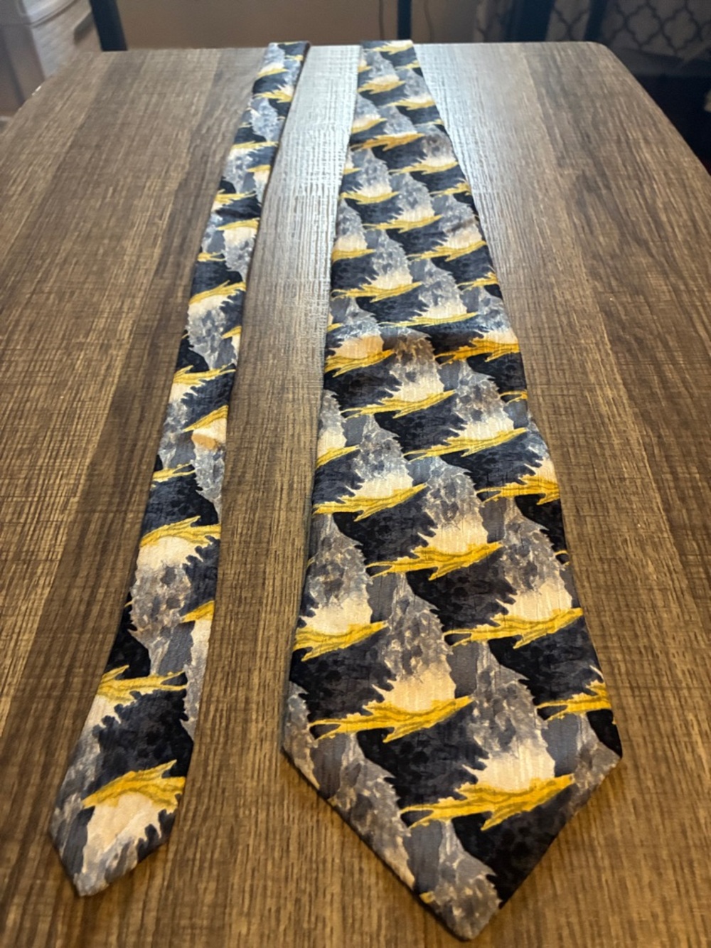 Men's Patterned Tie in Navy, Gray & Yellow